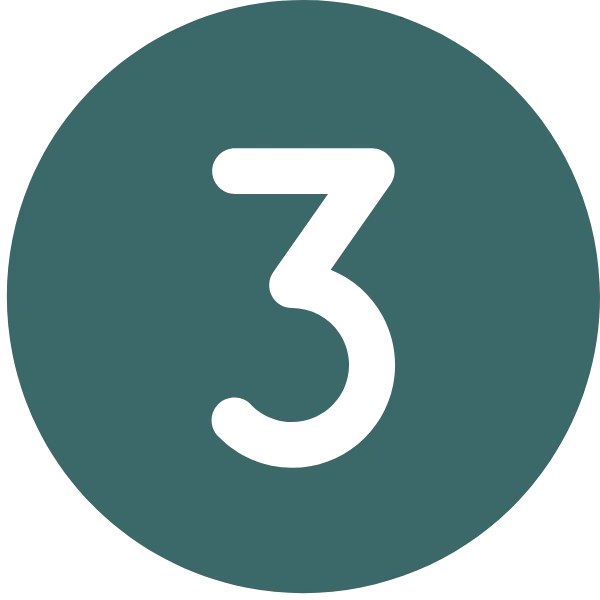 White number 3 on teal circular background, representing step three in food service operational processes or procedures.